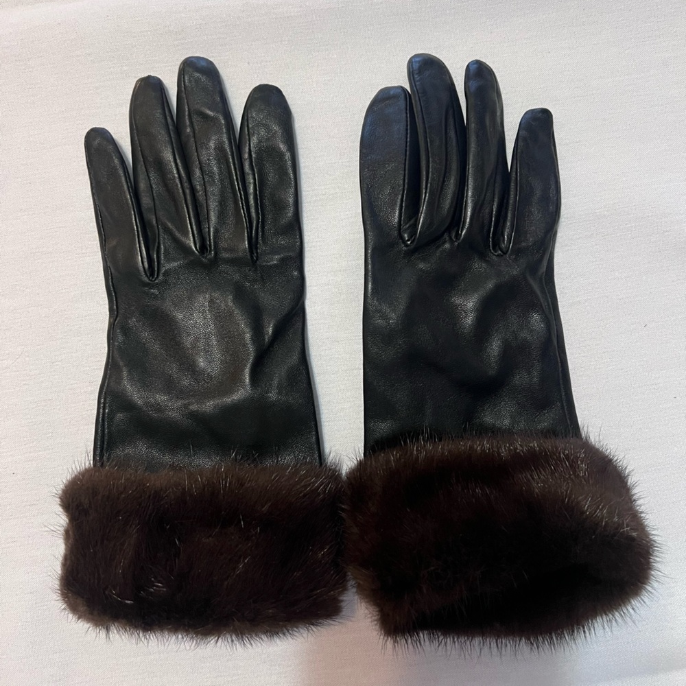 Vintage Alexandra Bartlett Black Leather Gloves with Fur Trim